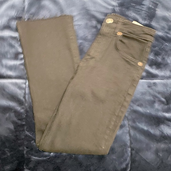 *ZARA* High rise crop flare jeans in black US 4 - Picture 6 of 7